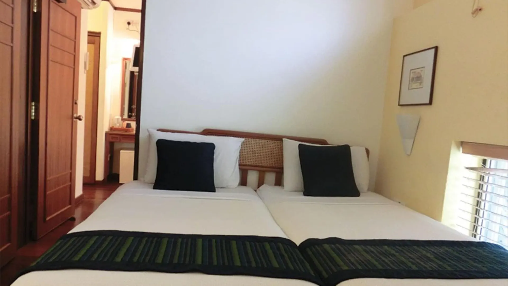 Perak Hotel Singapore